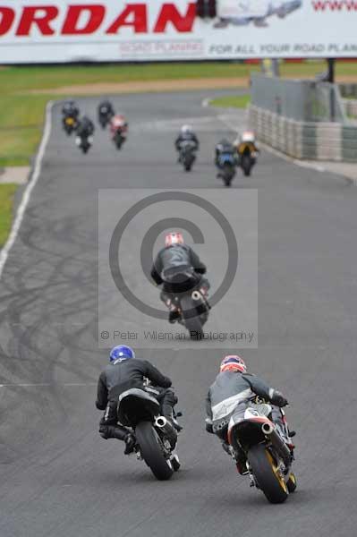 Mallory park Leicestershire;Mallory park photographs;Motorcycle action photographs;event digital images;eventdigitalimages;mallory park;no limits trackday;peter wileman photography;trackday;trackday digital images;trackday photos