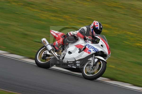 Mallory park Leicestershire;Mallory park photographs;Motorcycle action photographs;event digital images;eventdigitalimages;mallory park;no limits trackday;peter wileman photography;trackday;trackday digital images;trackday photos