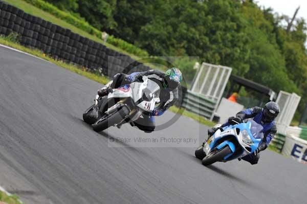 Mallory park Leicestershire;Mallory park photographs;Motorcycle action photographs;event digital images;eventdigitalimages;mallory park;no limits trackday;peter wileman photography;trackday;trackday digital images;trackday photos