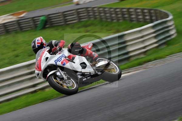 Mallory park Leicestershire;Mallory park photographs;Motorcycle action photographs;event digital images;eventdigitalimages;mallory park;no limits trackday;peter wileman photography;trackday;trackday digital images;trackday photos