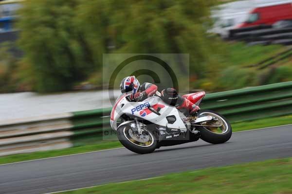 Mallory park Leicestershire;Mallory park photographs;Motorcycle action photographs;event digital images;eventdigitalimages;mallory park;no limits trackday;peter wileman photography;trackday;trackday digital images;trackday photos