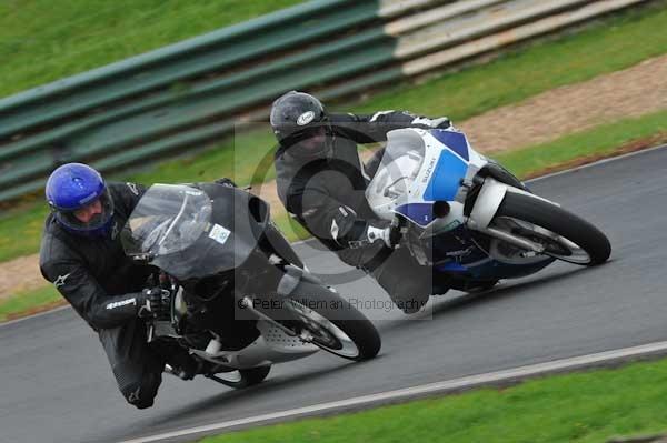 Mallory park Leicestershire;Mallory park photographs;Motorcycle action photographs;event digital images;eventdigitalimages;mallory park;no limits trackday;peter wileman photography;trackday;trackday digital images;trackday photos