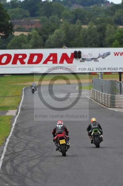 Mallory park Leicestershire;Mallory park photographs;Motorcycle action photographs;event digital images;eventdigitalimages;mallory park;no limits trackday;peter wileman photography;trackday;trackday digital images;trackday photos