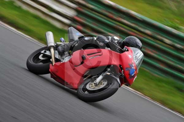 Mallory park Leicestershire;Mallory park photographs;Motorcycle action photographs;event digital images;eventdigitalimages;mallory park;no limits trackday;peter wileman photography;trackday;trackday digital images;trackday photos