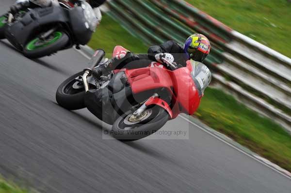 Mallory park Leicestershire;Mallory park photographs;Motorcycle action photographs;event digital images;eventdigitalimages;mallory park;no limits trackday;peter wileman photography;trackday;trackday digital images;trackday photos