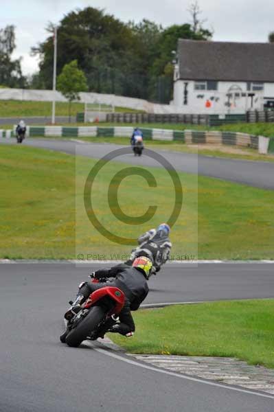 Mallory park Leicestershire;Mallory park photographs;Motorcycle action photographs;event digital images;eventdigitalimages;mallory park;no limits trackday;peter wileman photography;trackday;trackday digital images;trackday photos