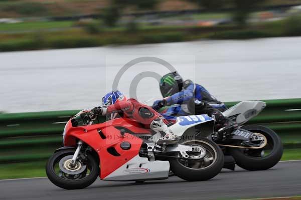 Mallory park Leicestershire;Mallory park photographs;Motorcycle action photographs;event digital images;eventdigitalimages;mallory park;no limits trackday;peter wileman photography;trackday;trackday digital images;trackday photos