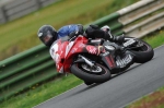 Mallory-park-Leicestershire;Mallory-park-photographs;Motorcycle-action-photographs;event-digital-images;eventdigitalimages;mallory-park;no-limits-trackday;peter-wileman-photography;trackday;trackday-digital-images;trackday-photos