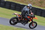 Mallory-park-Leicestershire;Mallory-park-photographs;Motorcycle-action-photographs;event-digital-images;eventdigitalimages;mallory-park;no-limits-trackday;peter-wileman-photography;trackday;trackday-digital-images;trackday-photos