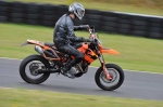 Mallory-park-Leicestershire;Mallory-park-photographs;Motorcycle-action-photographs;event-digital-images;eventdigitalimages;mallory-park;no-limits-trackday;peter-wileman-photography;trackday;trackday-digital-images;trackday-photos