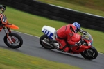 Mallory-park-Leicestershire;Mallory-park-photographs;Motorcycle-action-photographs;event-digital-images;eventdigitalimages;mallory-park;no-limits-trackday;peter-wileman-photography;trackday;trackday-digital-images;trackday-photos