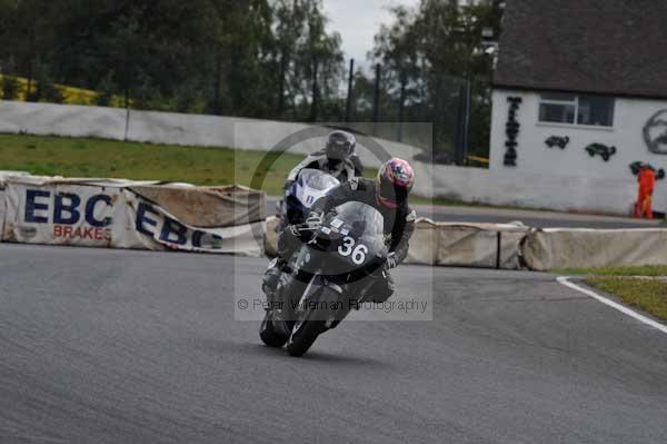 Mallory park Leicestershire;Mallory park photographs;Motorcycle action photographs;event digital images;eventdigitalimages;mallory park;no limits trackday;peter wileman photography;trackday;trackday digital images;trackday photos