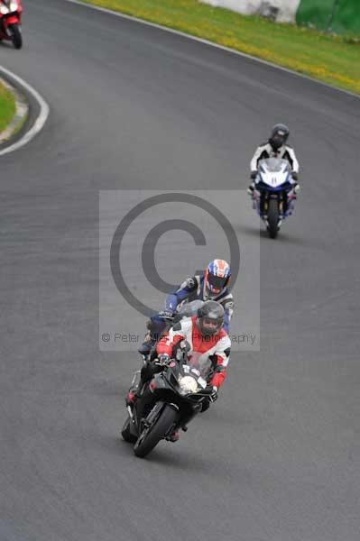 Mallory park Leicestershire;Mallory park photographs;Motorcycle action photographs;event digital images;eventdigitalimages;mallory park;no limits trackday;peter wileman photography;trackday;trackday digital images;trackday photos