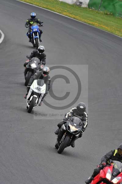 Mallory park Leicestershire;Mallory park photographs;Motorcycle action photographs;event digital images;eventdigitalimages;mallory park;no limits trackday;peter wileman photography;trackday;trackday digital images;trackday photos