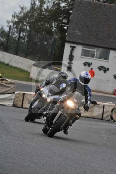 Mallory park Leicestershire;Mallory park photographs;Motorcycle action photographs;event digital images;eventdigitalimages;mallory park;no limits trackday;peter wileman photography;trackday;trackday digital images;trackday photos