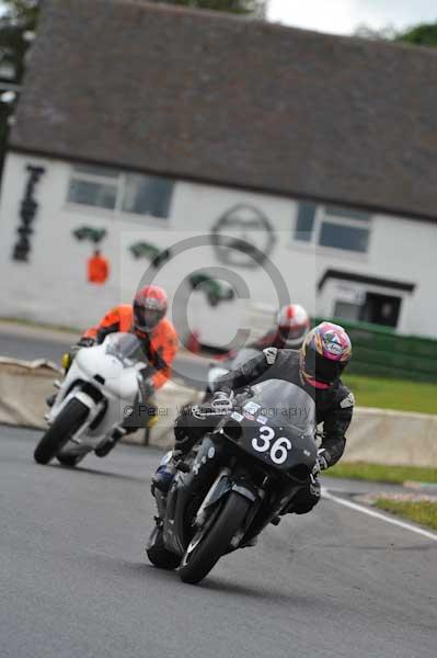 Mallory park Leicestershire;Mallory park photographs;Motorcycle action photographs;event digital images;eventdigitalimages;mallory park;no limits trackday;peter wileman photography;trackday;trackday digital images;trackday photos