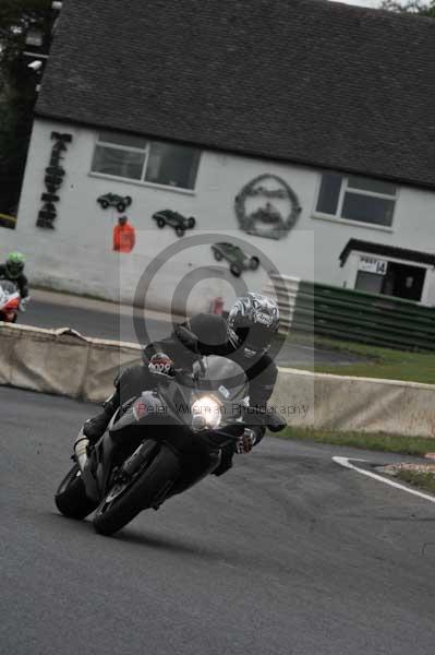 Mallory park Leicestershire;Mallory park photographs;Motorcycle action photographs;event digital images;eventdigitalimages;mallory park;no limits trackday;peter wileman photography;trackday;trackday digital images;trackday photos