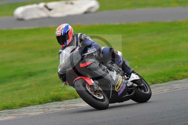 Mallory park Leicestershire;Mallory park photographs;Motorcycle action photographs;event digital images;eventdigitalimages;mallory park;no limits trackday;peter wileman photography;trackday;trackday digital images;trackday photos