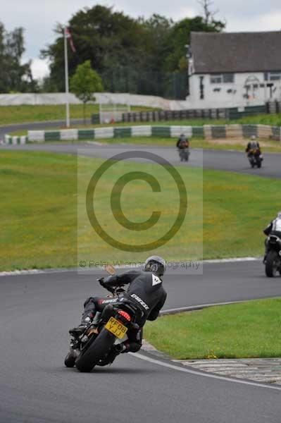 Mallory park Leicestershire;Mallory park photographs;Motorcycle action photographs;event digital images;eventdigitalimages;mallory park;no limits trackday;peter wileman photography;trackday;trackday digital images;trackday photos