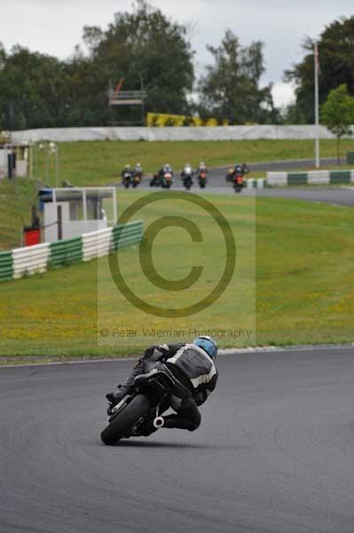 Mallory park Leicestershire;Mallory park photographs;Motorcycle action photographs;event digital images;eventdigitalimages;mallory park;no limits trackday;peter wileman photography;trackday;trackday digital images;trackday photos