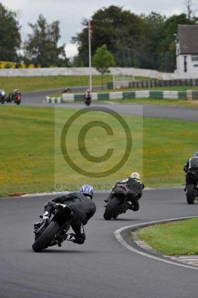 Mallory park Leicestershire;Mallory park photographs;Motorcycle action photographs;event digital images;eventdigitalimages;mallory park;no limits trackday;peter wileman photography;trackday;trackday digital images;trackday photos