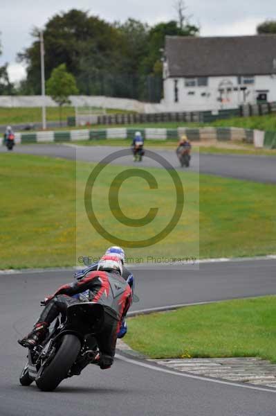 Mallory park Leicestershire;Mallory park photographs;Motorcycle action photographs;event digital images;eventdigitalimages;mallory park;no limits trackday;peter wileman photography;trackday;trackday digital images;trackday photos