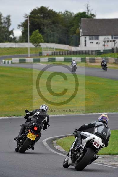 Mallory park Leicestershire;Mallory park photographs;Motorcycle action photographs;event digital images;eventdigitalimages;mallory park;no limits trackday;peter wileman photography;trackday;trackday digital images;trackday photos