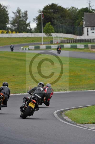 Mallory park Leicestershire;Mallory park photographs;Motorcycle action photographs;event digital images;eventdigitalimages;mallory park;no limits trackday;peter wileman photography;trackday;trackday digital images;trackday photos