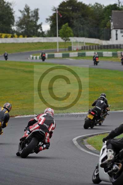 Mallory park Leicestershire;Mallory park photographs;Motorcycle action photographs;event digital images;eventdigitalimages;mallory park;no limits trackday;peter wileman photography;trackday;trackday digital images;trackday photos