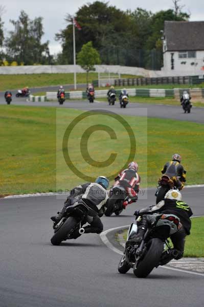 Mallory park Leicestershire;Mallory park photographs;Motorcycle action photographs;event digital images;eventdigitalimages;mallory park;no limits trackday;peter wileman photography;trackday;trackday digital images;trackday photos