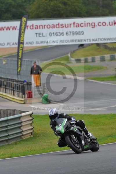 Mallory park Leicestershire;Mallory park photographs;Motorcycle action photographs;event digital images;eventdigitalimages;mallory park;no limits trackday;peter wileman photography;trackday;trackday digital images;trackday photos