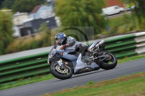 Mallory park Leicestershire;Mallory park photographs;Motorcycle action photographs;event digital images;eventdigitalimages;mallory park;no limits trackday;peter wileman photography;trackday;trackday digital images;trackday photos