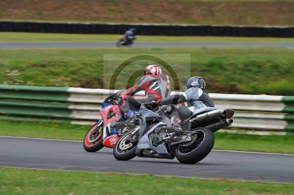 Mallory park Leicestershire;Mallory park photographs;Motorcycle action photographs;event digital images;eventdigitalimages;mallory park;no limits trackday;peter wileman photography;trackday;trackday digital images;trackday photos