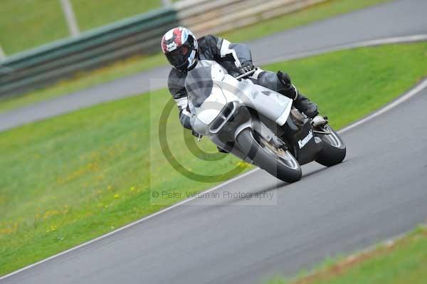 Mallory park Leicestershire;Mallory park photographs;Motorcycle action photographs;event digital images;eventdigitalimages;mallory park;no limits trackday;peter wileman photography;trackday;trackday digital images;trackday photos