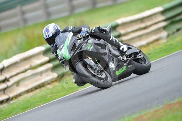 Mallory park Leicestershire;Mallory park photographs;Motorcycle action photographs;event digital images;eventdigitalimages;mallory park;no limits trackday;peter wileman photography;trackday;trackday digital images;trackday photos