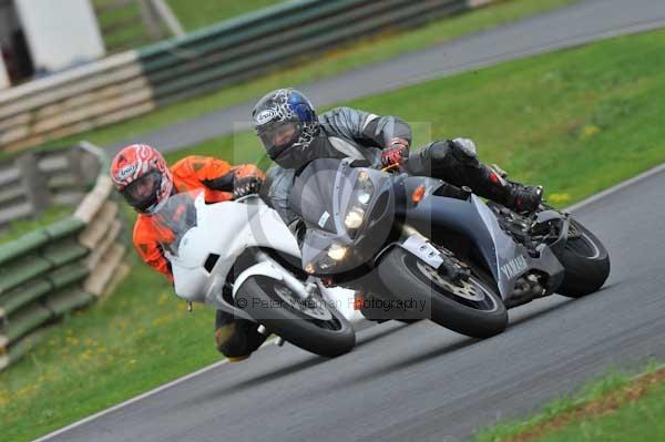 Mallory park Leicestershire;Mallory park photographs;Motorcycle action photographs;event digital images;eventdigitalimages;mallory park;no limits trackday;peter wileman photography;trackday;trackday digital images;trackday photos