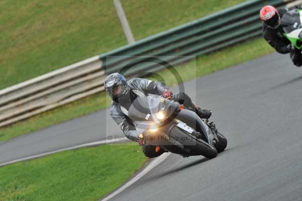 Mallory park Leicestershire;Mallory park photographs;Motorcycle action photographs;event digital images;eventdigitalimages;mallory park;no limits trackday;peter wileman photography;trackday;trackday digital images;trackday photos