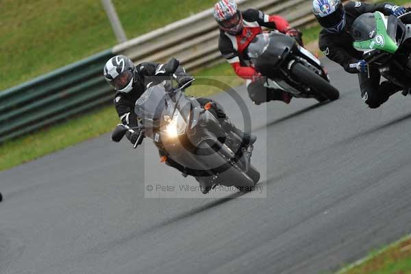 Mallory park Leicestershire;Mallory park photographs;Motorcycle action photographs;event digital images;eventdigitalimages;mallory park;no limits trackday;peter wileman photography;trackday;trackday digital images;trackday photos