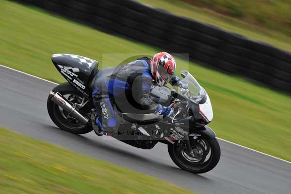 Mallory park Leicestershire;Mallory park photographs;Motorcycle action photographs;event digital images;eventdigitalimages;mallory park;no limits trackday;peter wileman photography;trackday;trackday digital images;trackday photos