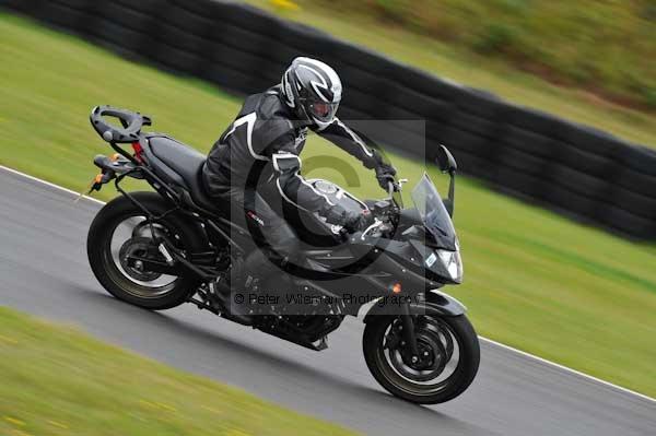 Mallory park Leicestershire;Mallory park photographs;Motorcycle action photographs;event digital images;eventdigitalimages;mallory park;no limits trackday;peter wileman photography;trackday;trackday digital images;trackday photos