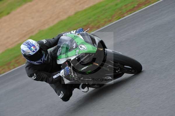 Mallory park Leicestershire;Mallory park photographs;Motorcycle action photographs;event digital images;eventdigitalimages;mallory park;no limits trackday;peter wileman photography;trackday;trackday digital images;trackday photos