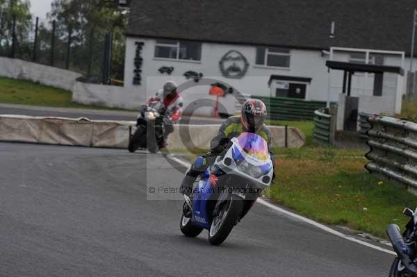 Mallory park Leicestershire;Mallory park photographs;Motorcycle action photographs;event digital images;eventdigitalimages;mallory park;no limits trackday;peter wileman photography;trackday;trackday digital images;trackday photos