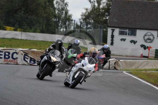 Mallory park Leicestershire;Mallory park photographs;Motorcycle action photographs;event digital images;eventdigitalimages;mallory park;no limits trackday;peter wileman photography;trackday;trackday digital images;trackday photos