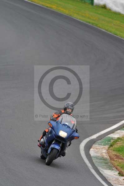 Mallory park Leicestershire;Mallory park photographs;Motorcycle action photographs;event digital images;eventdigitalimages;mallory park;no limits trackday;peter wileman photography;trackday;trackday digital images;trackday photos