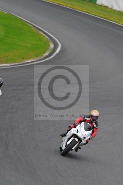 Mallory park Leicestershire;Mallory park photographs;Motorcycle action photographs;event digital images;eventdigitalimages;mallory park;no limits trackday;peter wileman photography;trackday;trackday digital images;trackday photos