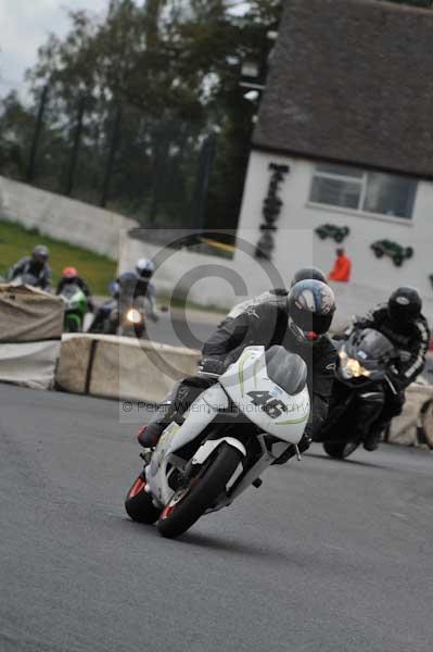 Mallory park Leicestershire;Mallory park photographs;Motorcycle action photographs;event digital images;eventdigitalimages;mallory park;no limits trackday;peter wileman photography;trackday;trackday digital images;trackday photos