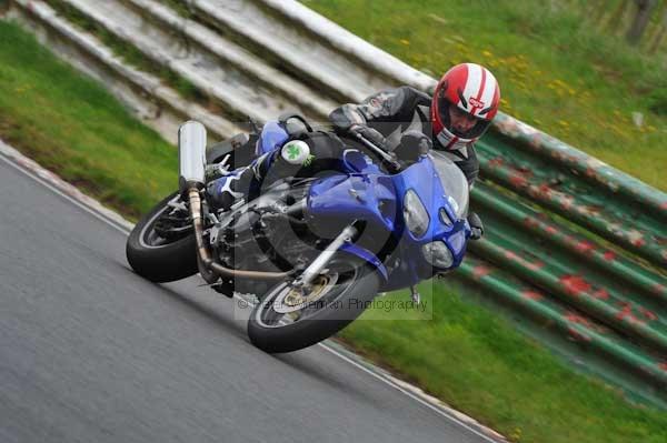 Mallory park Leicestershire;Mallory park photographs;Motorcycle action photographs;event digital images;eventdigitalimages;mallory park;no limits trackday;peter wileman photography;trackday;trackday digital images;trackday photos