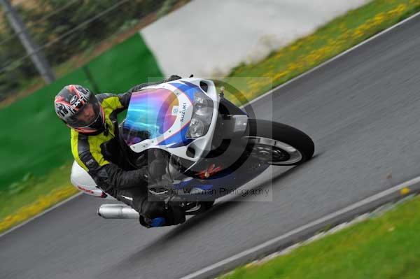 Mallory park Leicestershire;Mallory park photographs;Motorcycle action photographs;event digital images;eventdigitalimages;mallory park;no limits trackday;peter wileman photography;trackday;trackday digital images;trackday photos