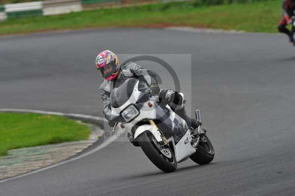 Mallory park Leicestershire;Mallory park photographs;Motorcycle action photographs;event digital images;eventdigitalimages;mallory park;no limits trackday;peter wileman photography;trackday;trackday digital images;trackday photos