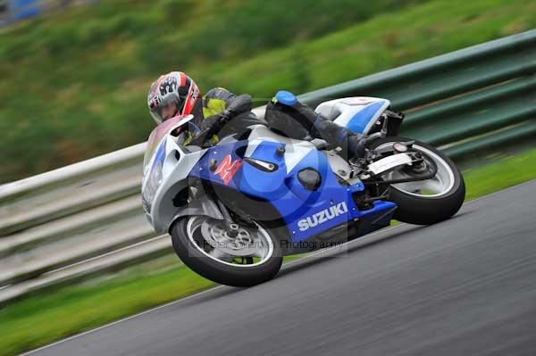 Mallory park Leicestershire;Mallory park photographs;Motorcycle action photographs;event digital images;eventdigitalimages;mallory park;no limits trackday;peter wileman photography;trackday;trackday digital images;trackday photos